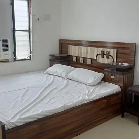 Sriram Homestay 01 Km To Sri Ram Mandir Ayodhya Exterior photo