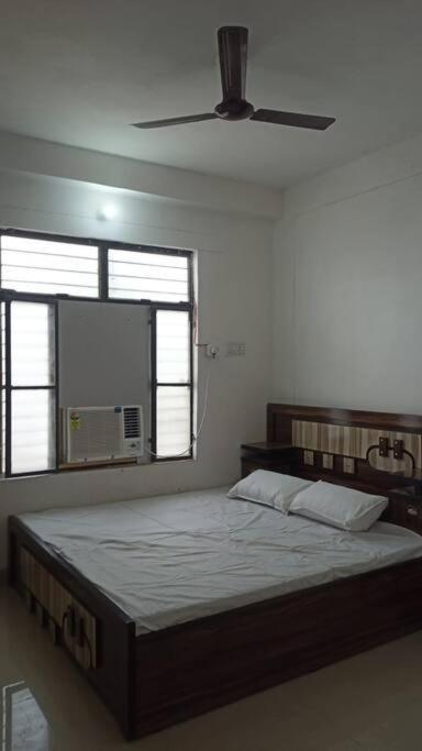 Sriram 01 Km To Sri Ram Mandir Apartment