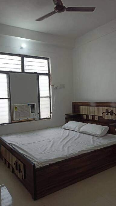 Apartment Sriram 01 Km To Sri Ram Mandir *